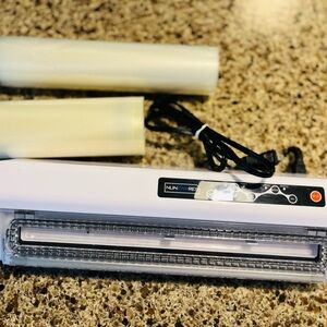 White Vacuum Sealer with Rolls